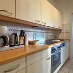 Gaestehaus-gorch-fock-wohnung-2-mit-direktem-meerblick 아파트
