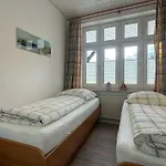 Gaestehaus-gorch-fock-wohnung-2-mit-direktem-meerblick 아파트 비크아프포르