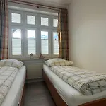 Gaestehaus-gorch-fock-wohnung-2-mit-direktem-meerblick *