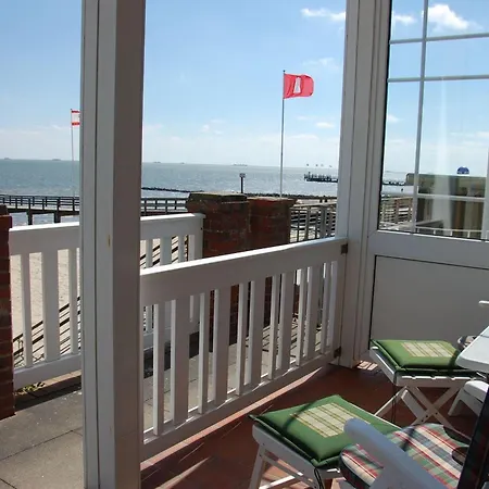 Gaestehaus-gorch-fock-wohnung-2-mit-direktem-meerblick Apartment