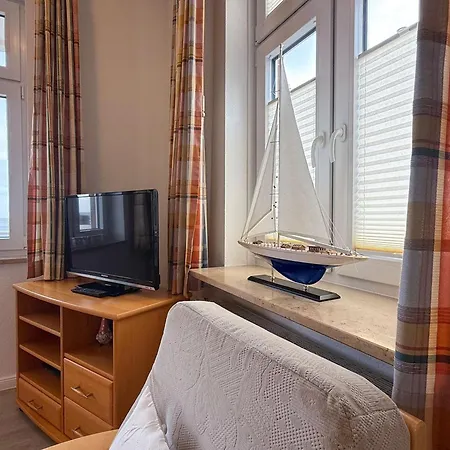 Gaestehaus-gorch-fock-wohnung-2-mit-direktem-meerblick 비크아프포르