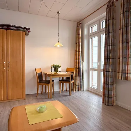 아파트 Gaestehaus-gorch-fock-wohnung-2-mit-direktem-meerblick *
